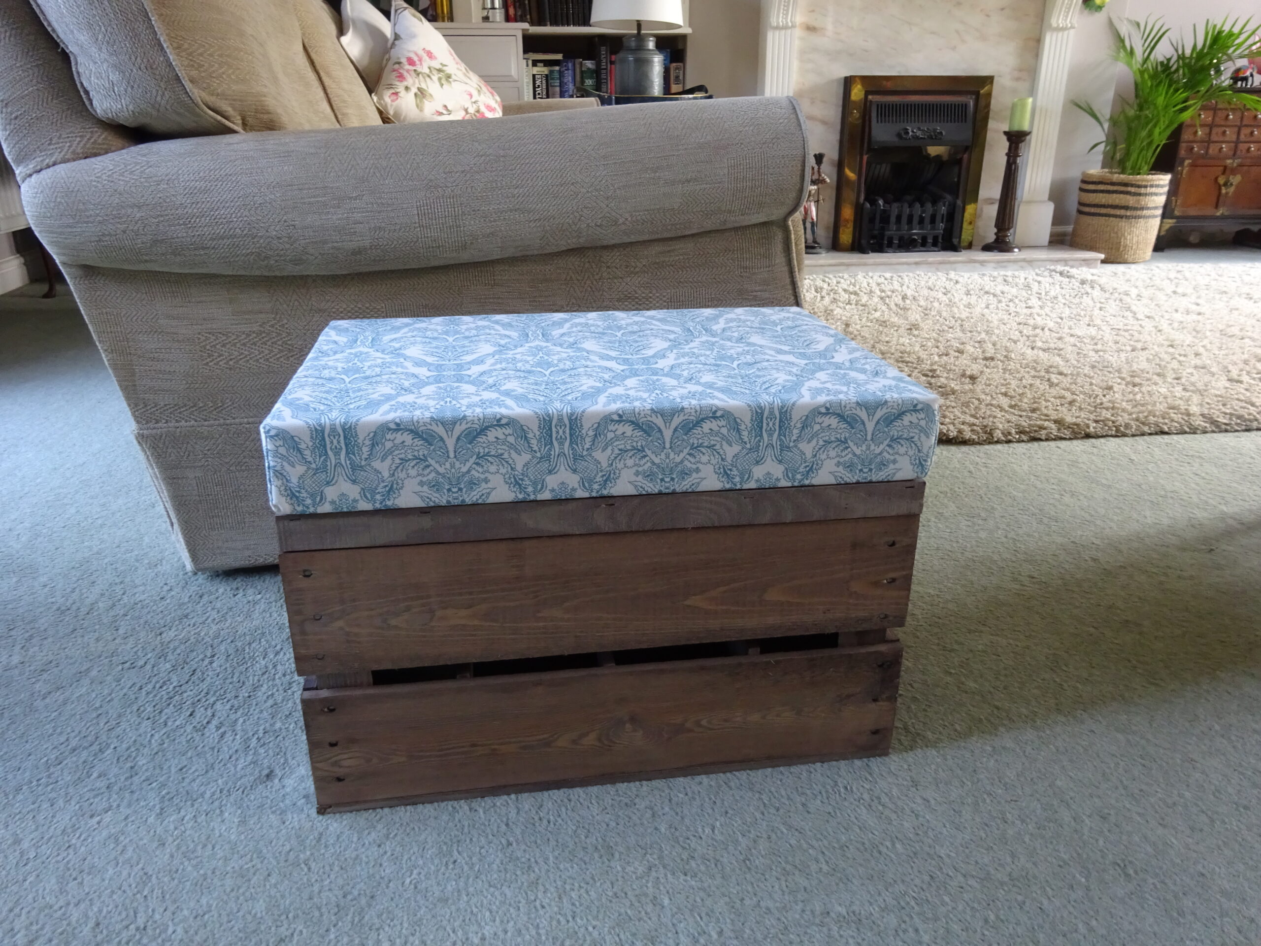 Apple Crate Seat with Three Inch Cushion - Image 6